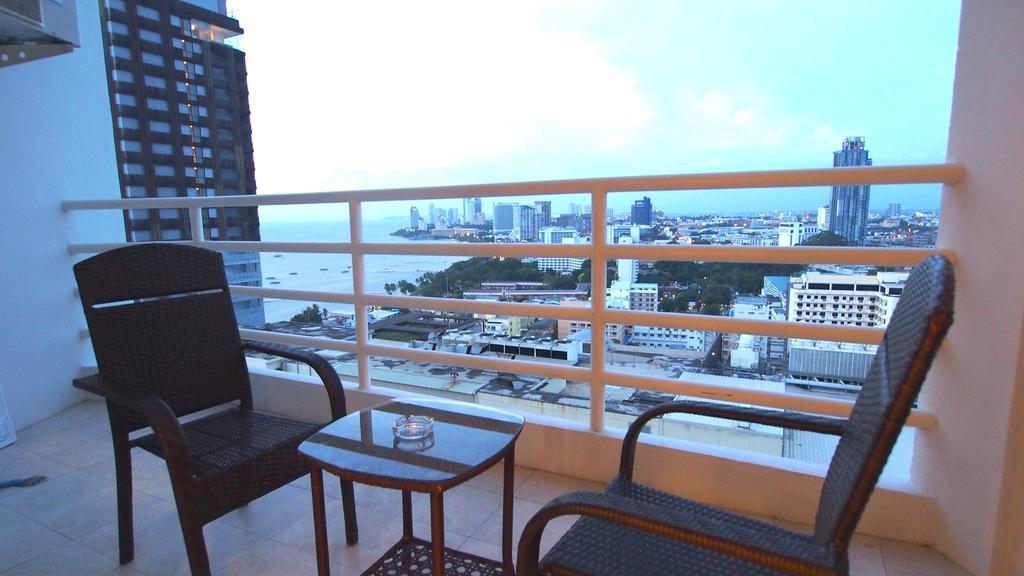 View Talay 6 By Pat 42 Apartment Pattaya Luaran gambar